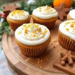 Pepperkake cupcakes med kremet vaniljetopping, Enkel oppskrift på pepperkake cupcakes med topping, Søte og saftige pepperkake cupcakes til jul, Hvordan lage cupcakes med smak av pepperkake, Kremet topping til saftige pepperkake cupcakes, Julens beste cupcakes med pepperkakesmak, Pepperkake cupcakes med kremostglasur og krydder, Oppskrift på cupcakes med smak av pepperkaker, Søte småkaker formet som pepperkake cupcakes, Perfekte pepperkake cupcakes med kremet glasur, Topping med vanilje til pepperkake cupcakes, Smakfulle pepperkake cupcakes med krydret fyll, Kremete og saftige cupcakes med pepperkakesmak, Hvordan lage pepperkake cupcakes til julebordet, Søt og krydret topping til pepperkake cupcakes, Klassiske pepperkake cupcakes med kremet topping, Enkel og rask oppskrift på pepperkake cupcakes, Julens dessertidé: Pepperkake cupcakes med krem, Små pepperkake cupcakes med vanilje og kremost, Pepperkake cupcakes med silkemyk kremet topping.