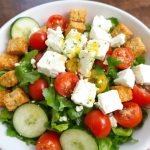frisk gresk salat med fullkornscroutoner oppskrift, hvordan lage sunn gresk salat hjemme, tips til perfekt balanse i gresk salat, oppskrift på gresk salat med oliven og feta, sunn gresk salat med sprø fullkornscroutoner, enkel måte å lage gresk salat på, den beste dressingen for gresk salat, gresk salat med sitron og urter, hva er de sunneste ingrediensene til gresk salat, klassisk gresk salat til lunsj eller middag, enkel og næringsrik gresk salat oppskrift, fullkornscroutoner til gresk salat steg for steg, sunn salat for vektnedgang med gresk vri, hvordan få fullkornscroutoner ekstra sprø, oppskrift på gresk salat med ekstra protein, tips til å gjøre gresk salat mer mettende, sunn gresk salat med lite kalorier, gresk salat for varme sommerdager, hvordan lage gresk salat uten dressing, gresk salat med ekstra crispy fullkornscroutoner.