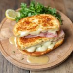 Sprø Croque Monsieur med fullkorn og lettost, Enkel oppskrift på Croque Monsieur sunnere, Klassisk fransk toast med en sunn vri, Lett Croque Monsieur med fullkornsbrød, Hvordan lage Croque Monsieur med lettost, Sunn og sprø Croque Monsieur oppskrift, Smakfull fransk sandwich med mindre kalorier, Croque Monsieur for helsebevisste med fullkorn, Glutenfri Croque Monsieur med lettost, Beste oppskrift på sunn Croque Monsieur, Fransk toast med sunnere ingredienser, Rask og enkel Croque Monsieur hjemme, Sunn lunsjidé: Croque Monsieur med fullkorn, Familievennlig oppskrift på sunn Croque Monsieur, Croque Monsieur med lavt kaloriinnhold, Lavkarbo Croque Monsieur alternativ, Lett toast med fransk smak og fullkorn, Enkel og sunn sandwichoppskrift, Sprø toast med lettost og fullkorn, Croque Monsieur oppskrift for en sunnere hverdag