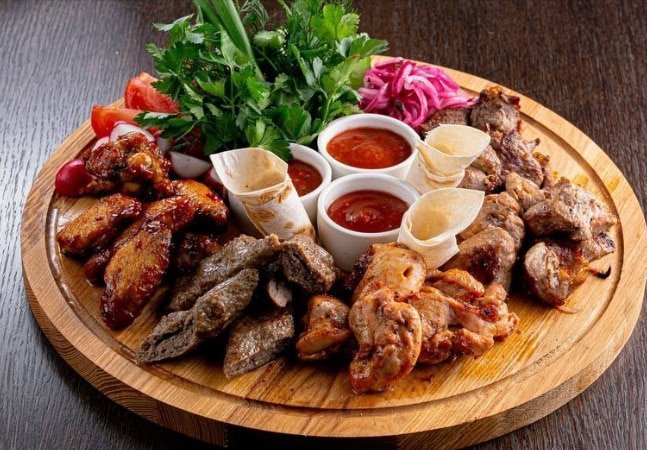 Mixed
Grill Oppskrift: En Festlig Kombinasjon Av Grillet Kjøtt og Grønnsaker grill kjøtt, mix kjøtt