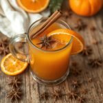 Varm krydret appelsin toddy oppskrift, Hvordan lage krydret appelsin toddy, Frisk appelsinsmak med varme krydder, Perfekt vinterdrikk med appelsin og krydder, Enkel krydret toddy med appelsin, Sunn varm toddy med appelsin og ingefær, Krydret toddy for kalde vinterkvelder, Hjemmelaget appelsin toddy med kanel, Smakfull toddy med appelsin og stjerneanis, Beste oppskrift på appelsin toddy, Varm drikk med appelsin og krydder, Appelsinbasert toddy med hint av nellik, Frisk og krydret appelsin toddy uten alkohol, Hvordan servere krydret appelsin toddy, Appelsin toddy for immunstyrke, Tradisjonell norsk toddy med appelsin, Appelsin toddy med en moderne vri, Beste krydderkombinasjon for appelsin toddy, Familievennlig krydret appelsin toddy, Naturlige ingredienser til appelsin toddy